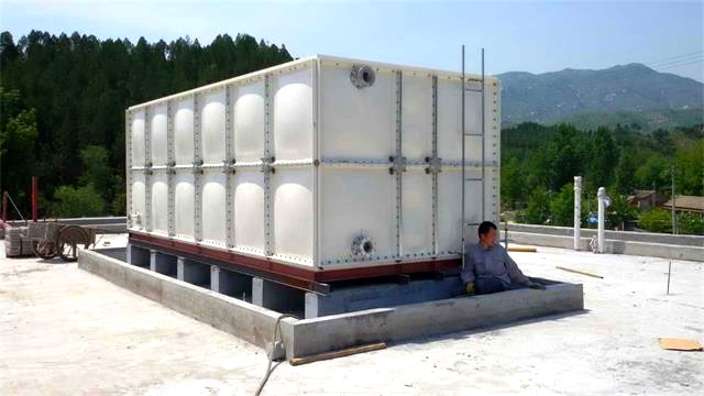 保定市淶水縣白澗村養老院玻璃鋼水箱