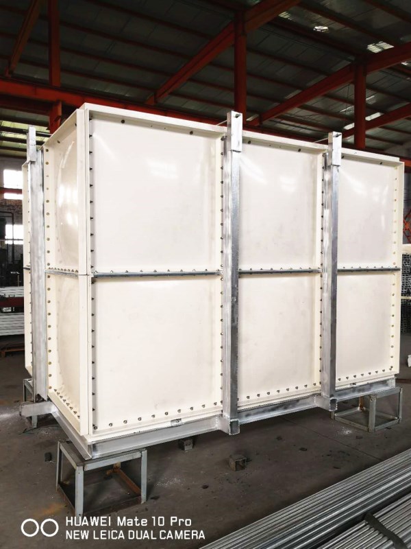 我們運輸玻璃鋼水箱時應該注意哪些問題？